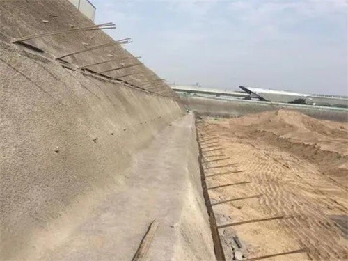 雨花河道边坡加固